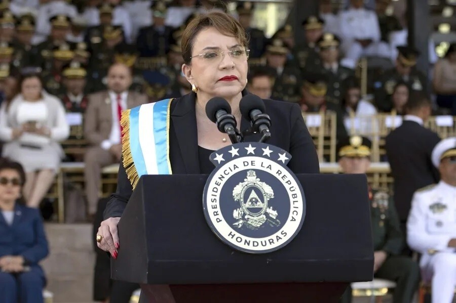 President of Honduras warns of a coup plot