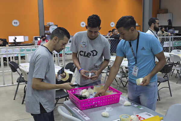 Nasralla narrows gap with Asfura in tight Honduran election recount